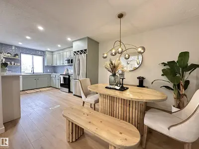 Interior photo 2 of 839 ERIN PL NW