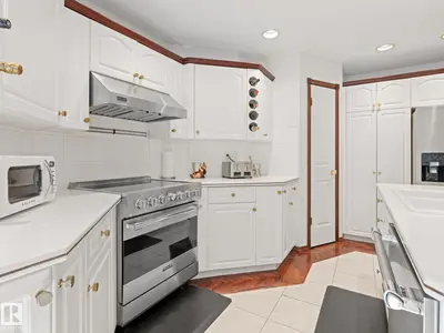 Interior photo 3 of 29 OAKDALE PL