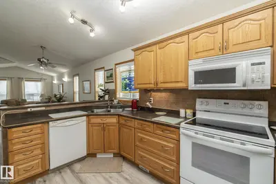 Interior photo 1 of 855 OAKLAND PL