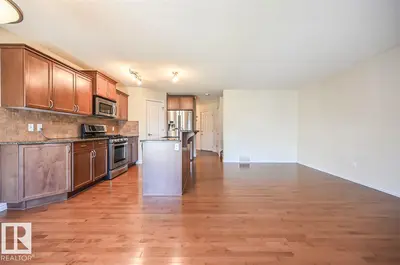 Interior photo 3 of 11425 14 AV SW