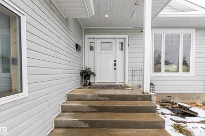 Interior photo 1 of 9210 97A AV