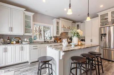 Interior photo 4 of 9210 97A AV