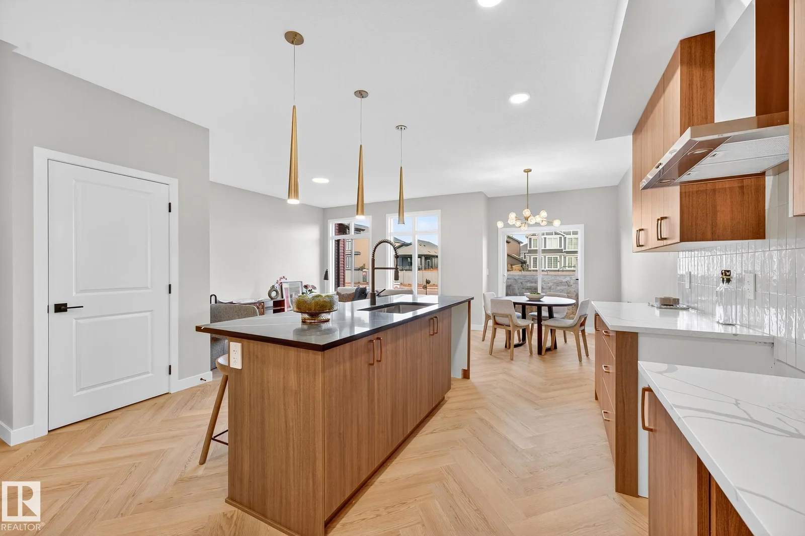 8245 KIRIAK LO SW, Edmonton - 3 bedroom Detached Single Family for sale