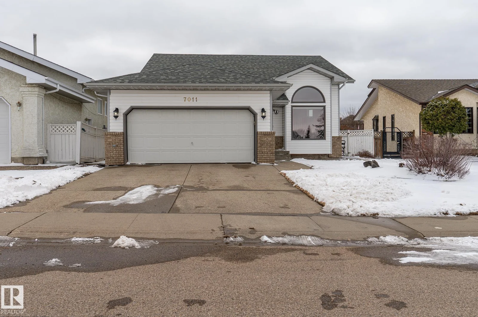 7011 158 AV NW, Edmonton - 4 bedroom Detached Single Family for sale