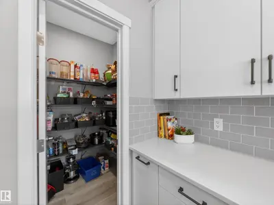 Interior photo 3 of 323 BALSAM LI