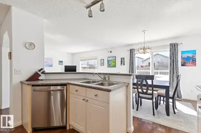 Interior photo 3 of 3219 30 AV NW