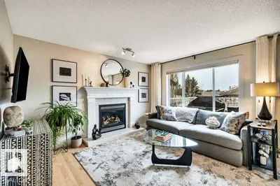 Interior photo 3 of #23 211 BLACKBURN DR E SW