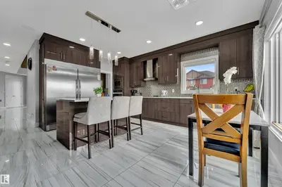 Interior photo 2 of 1404 25 ST NW
