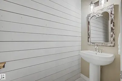 Interior photo 2 of 1110 ARMITAGE CR SW