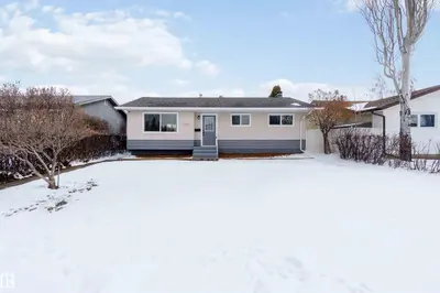 Interior photo 1 of 15015 95 ST NW