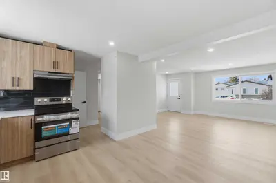 Interior photo 4 of 15015 95 ST NW