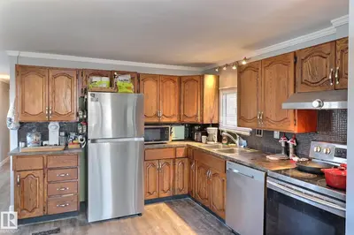 Interior photo 4 of 255 EVERGREEN PA NW