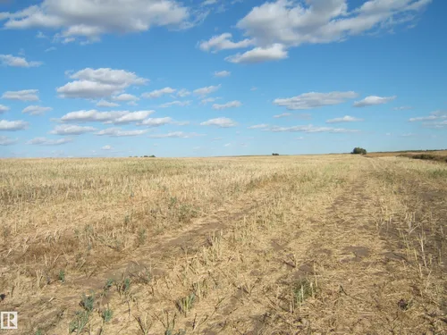 SE-2-56-12 W 4th, Rural Two Hills County - $499,500