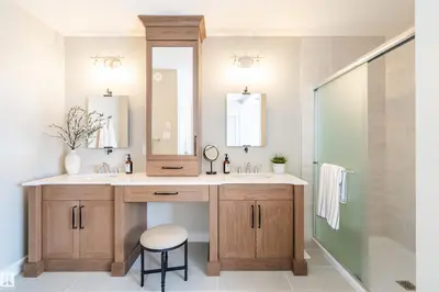 Interior photo 2 of 1611 14 ST NW