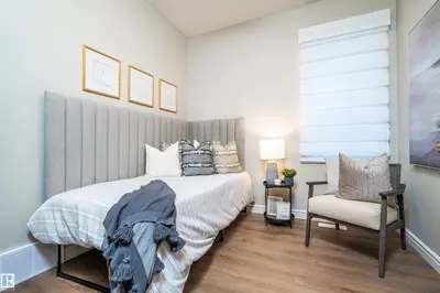 Interior photo 4 of 1611 14 ST NW