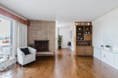 Interior photo 2 of 7907 SASKATCHEWAN DR NW