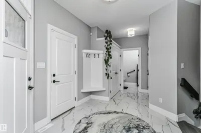 Interior photo 3 of 25 HILTON CV