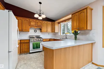 Interior photo 4 of 170 50470 Range Road 234