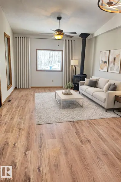 Interior photo 2 of 52 5512 Twp 593A