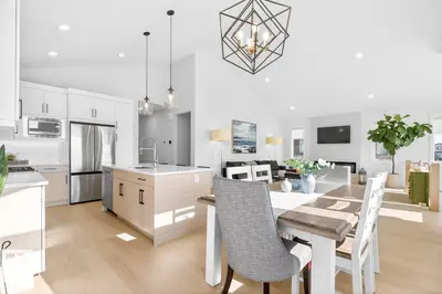 Interior photo 3 of 17 EVERMORE CR