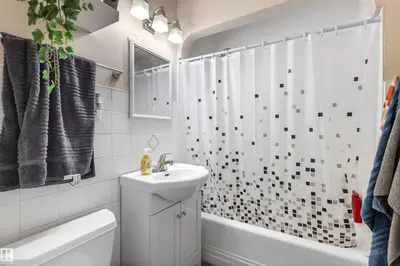 Interior photo 2 of 10838 110 ST NW