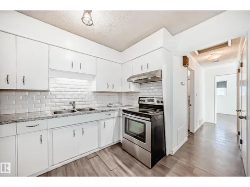 9623/9625 73 AV NW NW, Edmonton - $799,900