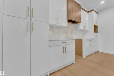 Interior photo 4 of 456 Crystal Creek LI