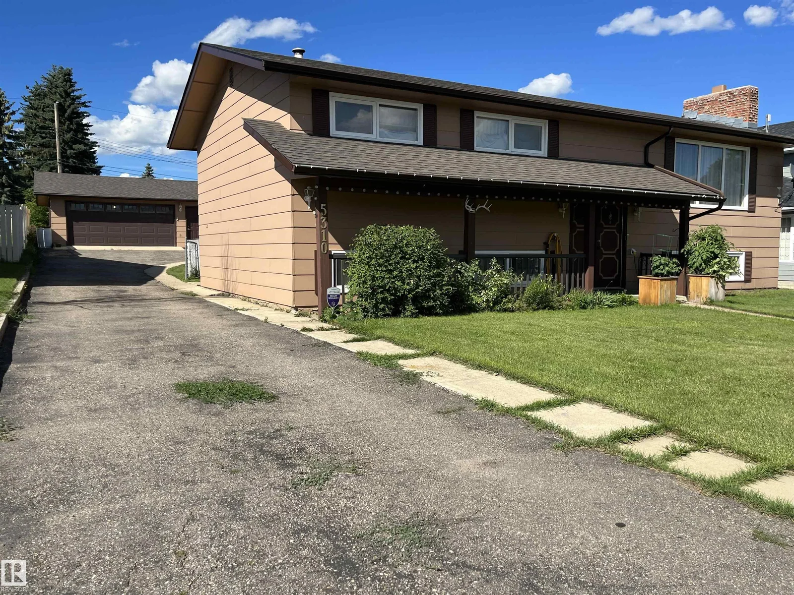 5310 52 AV, Elk Point - 4 bedroom Detached Single Family for sale