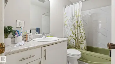 Interior photo 2 of 164 MAYFAIR MEWS ME NW