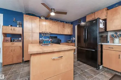 Interior photo 4 of 17 GLENGARRY CR