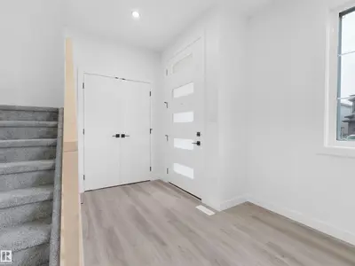 Interior photo 3 of 332 ROBERTS WD