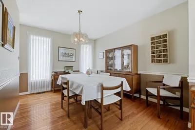 Interior photo 2 of 368 ORMSBY RD W NW