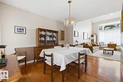 Interior photo 4 of 368 ORMSBY RD W NW