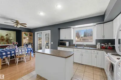 Interior photo 3 of 429 5 ST