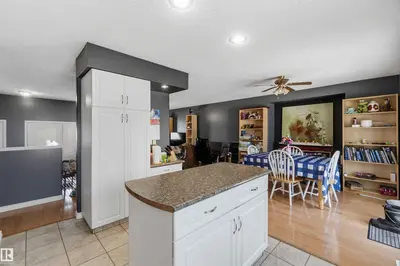 Interior photo 4 of 429 5 ST