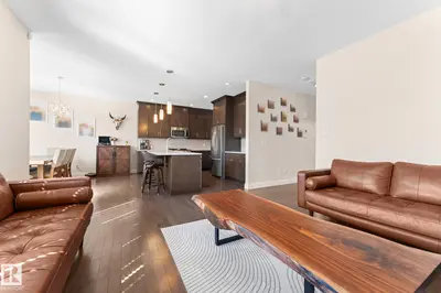 Interior photo 2 of 8 SPRING BA