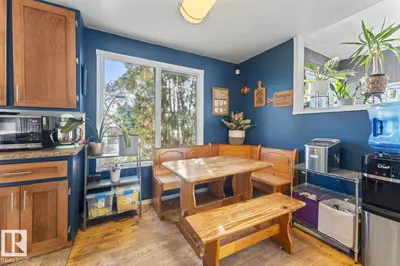 Interior photo 4 of 42003 55 HI