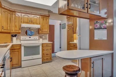 Interior photo 4 of 5319 47A ST