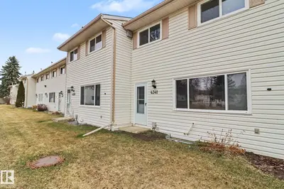 Interior photo 1 of 4341 46 ST