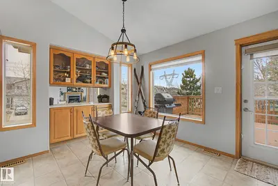 Interior photo 3 of 807 OAKLAND PL