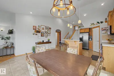 Interior photo 4 of 807 OAKLAND PL