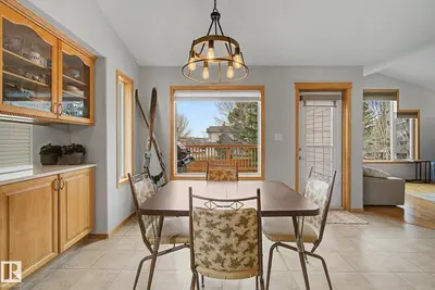 Interior photo 2 of 807 OAKLAND PL