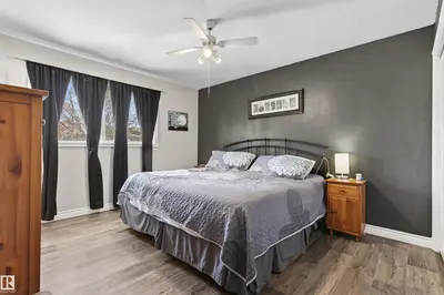 Interior photo 3 of 4 BRUYER CR