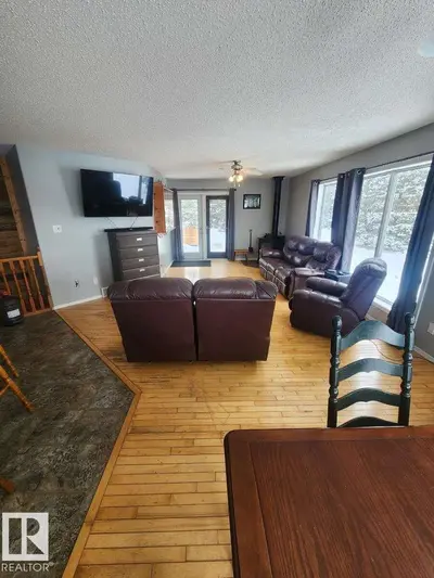 Interior photo 3 of 10315 TWP ROAD 612