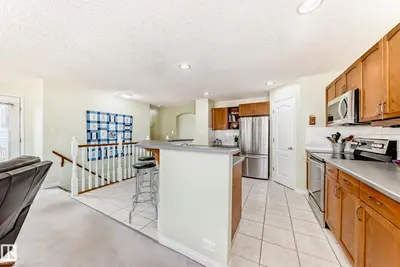 Interior photo 4 of 17 SPRINGFIELD CR