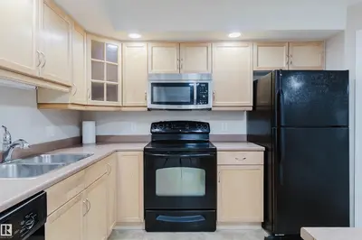 Interior photo 3 of #204 1320 RUTHERFORD RD SW