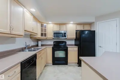 Interior photo 4 of #204 1320 RUTHERFORD RD SW