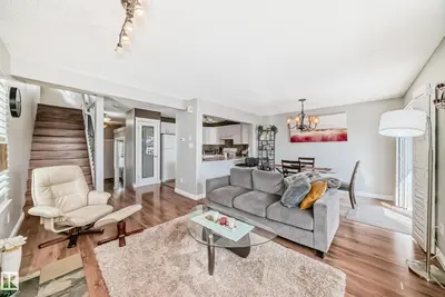 Interior photo 3 of #16 200 ERIN RIDGE DR