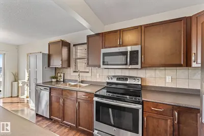 Interior photo 4 of #39 85 SPRUCE VILLAGE DR DR