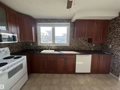 Interior photo 3 of 5625 137 AV NW